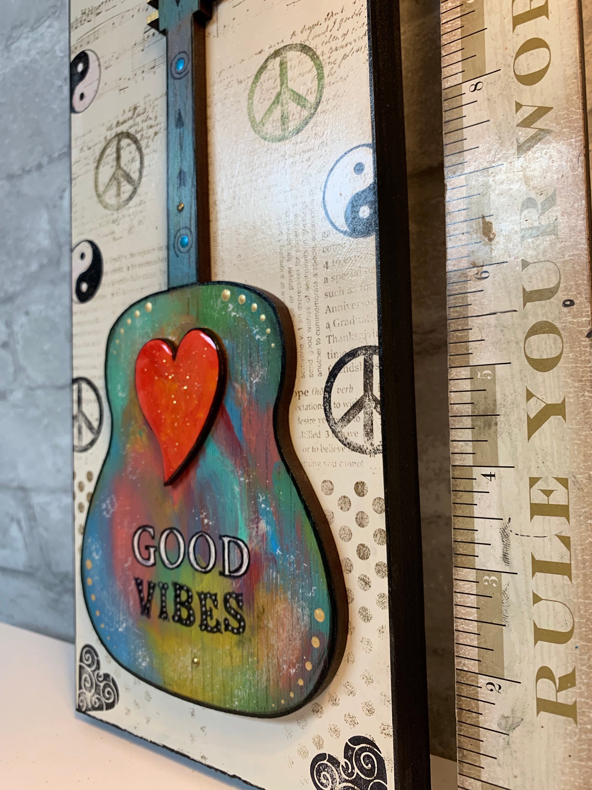 Good Vibes, guitar art – Clever Clogs Art